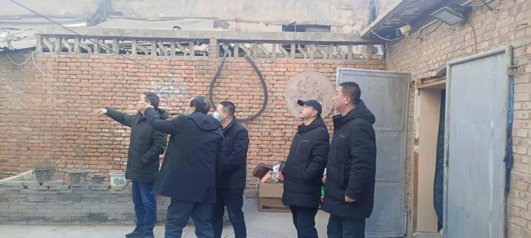 上,班,第,一天,公司,領導,到,一線,檢查,慰問, . 上班第一天，公司領導到一線檢查慰問